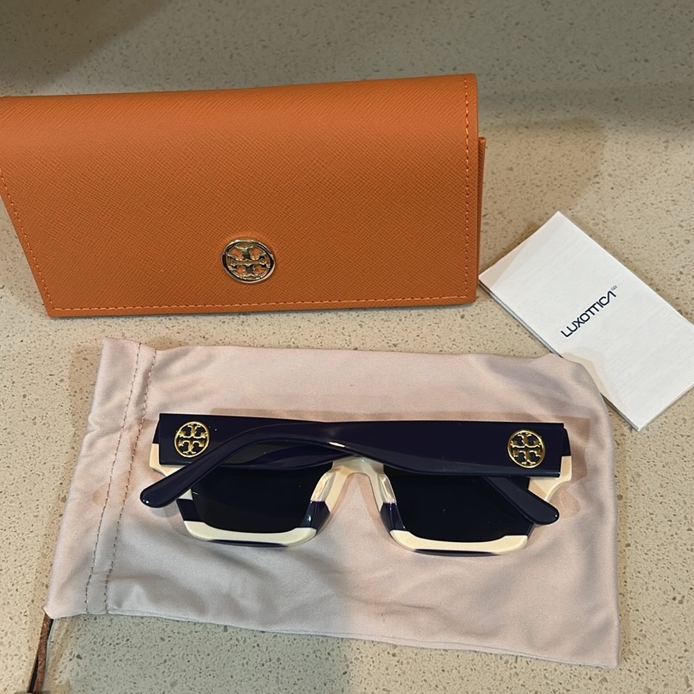 Tory Burch Striped Navy and Cream Sunglasses - Picture 7 of 9